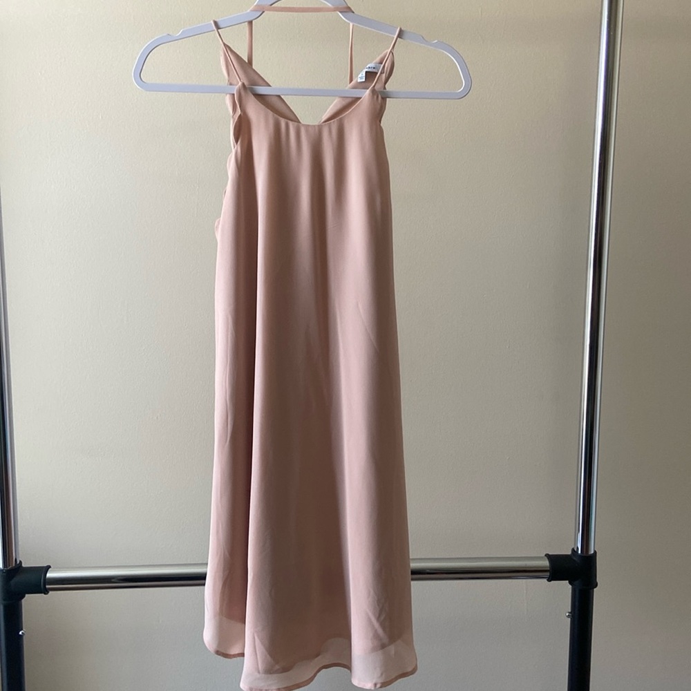 Sleeveless pale pink dress